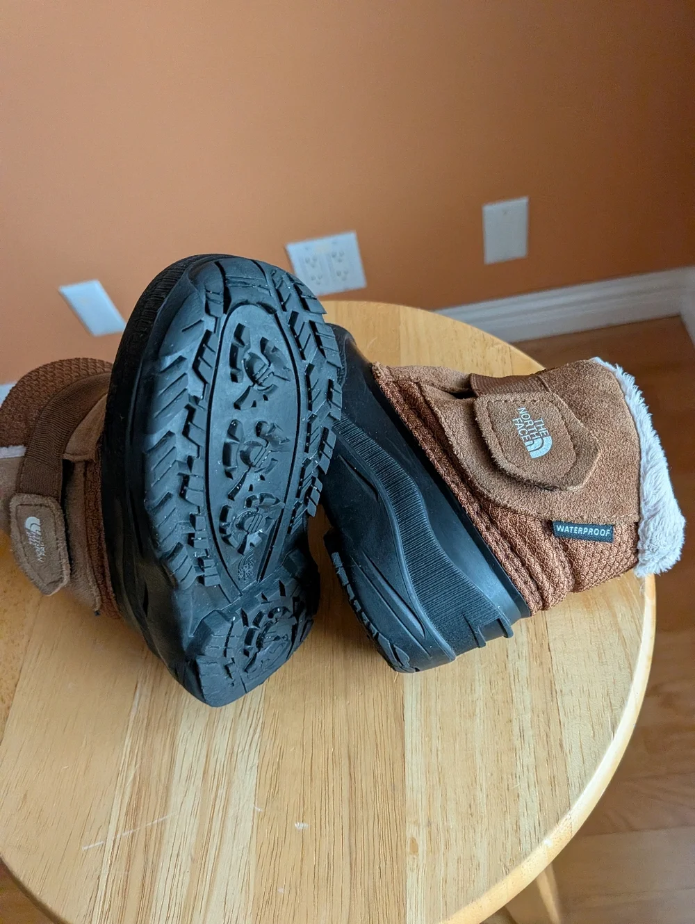 The North Face Brown Boots with Faux Fur Lining size 7 Toddler waterproof